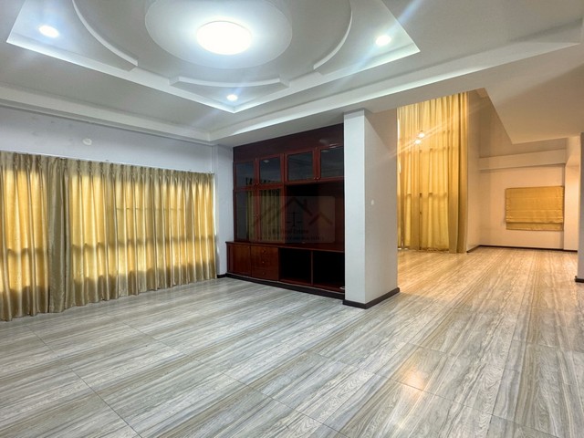 ประกาศฟรี! ซื้อ-ขาย-เช่า คอนโด บ้าน ทาวน์โฮม ที่ดิน และพื้นที่เชิงพาณิชย์ทั่วประเทศไทย ทุกทำเล ทุกงบประมาณ ไม่มีค่าใช้จ่าย ลงง่าย ขายไว เข้าถึงผู้ซื้อโดยตรง 3 501074pic2.jpg