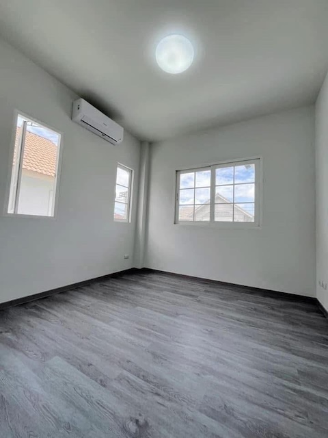 ประกาศฟรี! ซื้อ-ขาย-เช่า คอนโด บ้าน ทาวน์โฮม ที่ดิน และพื้นที่เชิงพาณิชย์ทั่วประเทศไทย ทุกทำเล ทุกงบประมาณ ไม่มีค่าใช้จ่าย ลงง่าย ขายไว เข้าถึงผู้ซื้อโดยตรง 5 501047pic4.jpg