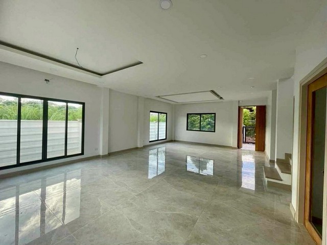 ประกาศฟรี! ซื้อ-ขาย-เช่า คอนโด บ้าน ทาวน์โฮม ที่ดิน และพื้นที่เชิงพาณิชย์ทั่วประเทศไทย ทุกทำเล ทุกงบประมาณ ไม่มีค่าใช้จ่าย ลงง่าย ขายไว เข้าถึงผู้ซื้อโดยตรง 3 223676pic2.jpg