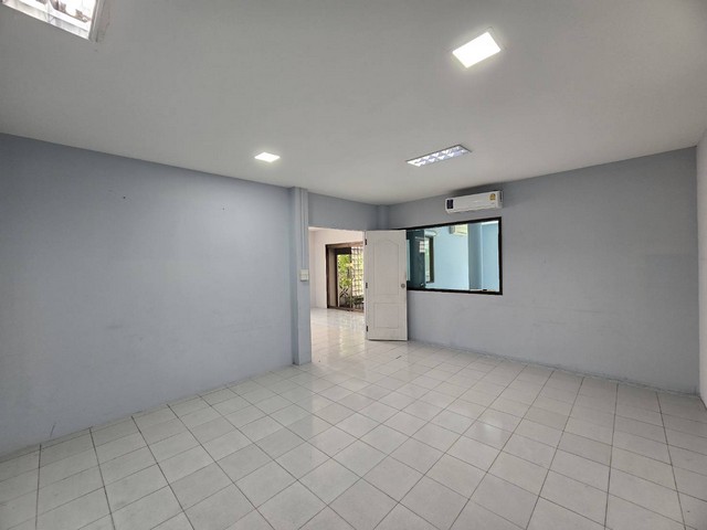 ประกาศฟรี! ซื้อ-ขาย-เช่า คอนโด บ้าน ทาวน์โฮม ที่ดิน และพื้นที่เชิงพาณิชย์ทั่วประเทศไทย ทุกทำเล ทุกงบประมาณ ไม่มีค่าใช้จ่าย ลงง่าย ขายไว เข้าถึงผู้ซื้อโดยตรง 4 301893pic3.jpg