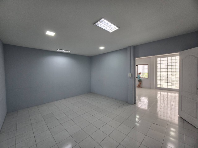 ประกาศฟรี! ซื้อ-ขาย-เช่า คอนโด บ้าน ทาวน์โฮม ที่ดิน และพื้นที่เชิงพาณิชย์ทั่วประเทศไทย ทุกทำเล ทุกงบประมาณ ไม่มีค่าใช้จ่าย ลงง่าย ขายไว เข้าถึงผู้ซื้อโดยตรง 5 301893pic4.jpg