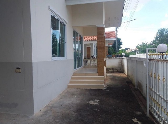 ประกาศฟรี! ซื้อ-ขาย-เช่า คอนโด บ้าน ทาวน์โฮม ที่ดิน และพื้นที่เชิงพาณิชย์ทั่วประเทศไทย ทุกทำเล ทุกงบประมาณ ไม่มีค่าใช้จ่าย ลงง่าย ขายไว เข้าถึงผู้ซื้อโดยตรง 5 204077pic4.jpg