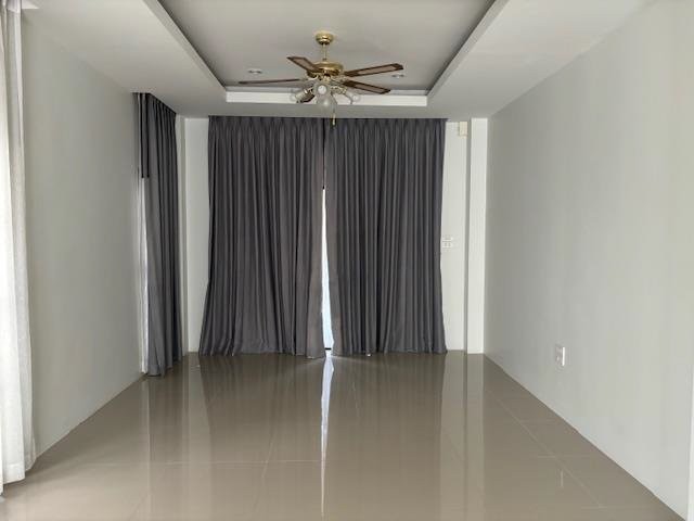 ประกาศฟรี! ซื้อ-ขาย-เช่า คอนโด บ้าน ทาวน์โฮม ที่ดิน และพื้นที่เชิงพาณิชย์ทั่วประเทศไทย ทุกทำเล ทุกงบประมาณ ไม่มีค่าใช้จ่าย ลงง่าย ขายไว เข้าถึงผู้ซื้อโดยตรง 5 204071pic4.jpg