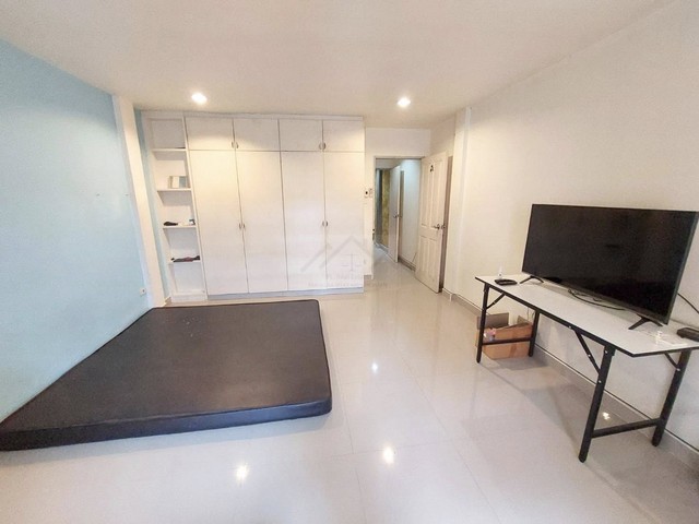 ประกาศฟรี! ซื้อ-ขาย-เช่า คอนโด บ้าน ทาวน์โฮม ที่ดิน และพื้นที่เชิงพาณิชย์ทั่วประเทศไทย ทุกทำเล ทุกงบประมาณ ไม่มีค่าใช้จ่าย ลงง่าย ขายไว เข้าถึงผู้ซื้อโดยตรง 4 501192pic3.jpg