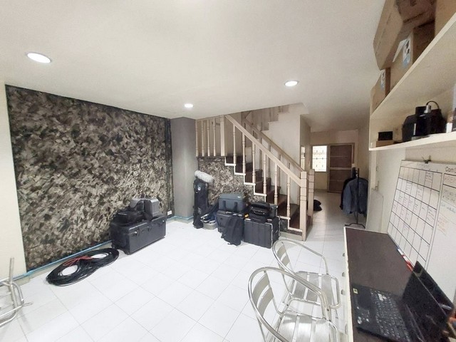 ประกาศฟรี! ซื้อ-ขาย-เช่า คอนโด บ้าน ทาวน์โฮม ที่ดิน และพื้นที่เชิงพาณิชย์ทั่วประเทศไทย ทุกทำเล ทุกงบประมาณ ไม่มีค่าใช้จ่าย ลงง่าย ขายไว เข้าถึงผู้ซื้อโดยตรง 5 501192pic4.jpg