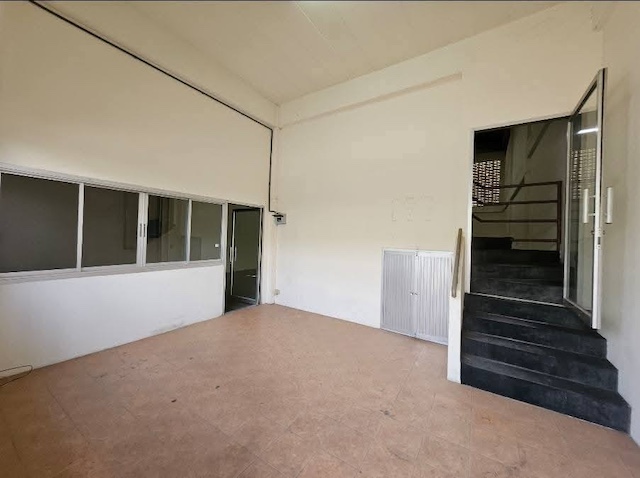 ประกาศฟรี! ซื้อ-ขาย-เช่า คอนโด บ้าน ทาวน์โฮม ที่ดิน และพื้นที่เชิงพาณิชย์ทั่วประเทศไทย ทุกทำเล ทุกงบประมาณ ไม่มีค่าใช้จ่าย ลงง่าย ขายไว เข้าถึงผู้ซื้อโดยตรง 5 501152pic4.jpg