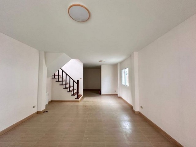 ประกาศฟรี! ซื้อ-ขาย-เช่า คอนโด บ้าน ทาวน์โฮม ที่ดิน และพื้นที่เชิงพาณิชย์ทั่วประเทศไทย ทุกทำเล ทุกงบประมาณ ไม่มีค่าใช้จ่าย ลงง่าย ขายไว เข้าถึงผู้ซื้อโดยตรง 3 287386pic2.jpg