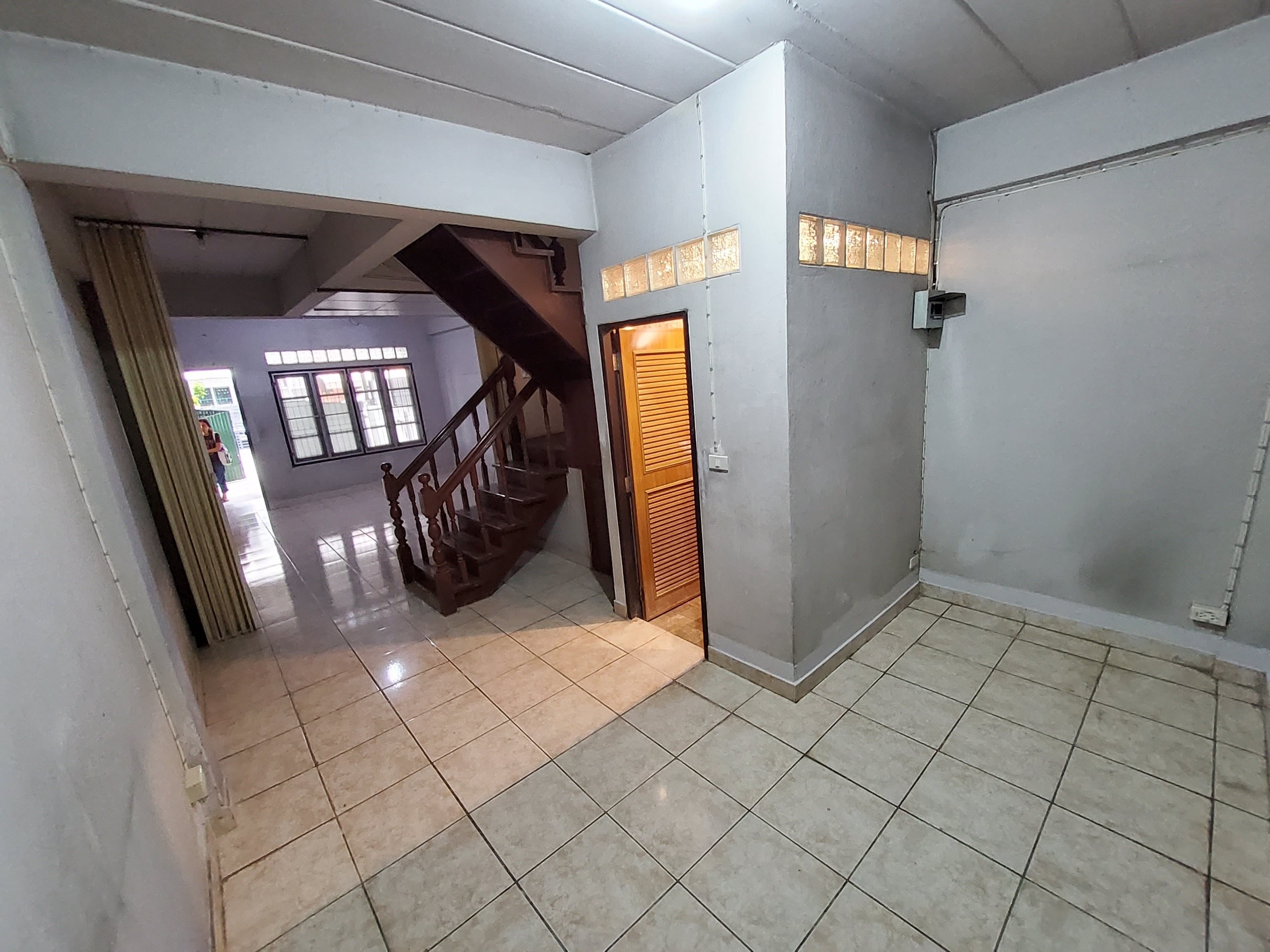 ประกาศฟรี! ซื้อ-ขาย-เช่า คอนโด บ้าน ทาวน์โฮม ที่ดิน และพื้นที่เชิงพาณิชย์ทั่วประเทศไทย ทุกทำเล ทุกงบประมาณ ไม่มีค่าใช้จ่าย ลงง่าย ขายไว เข้าถึงผู้ซื้อโดยตรง 4 199219pic3.jpg