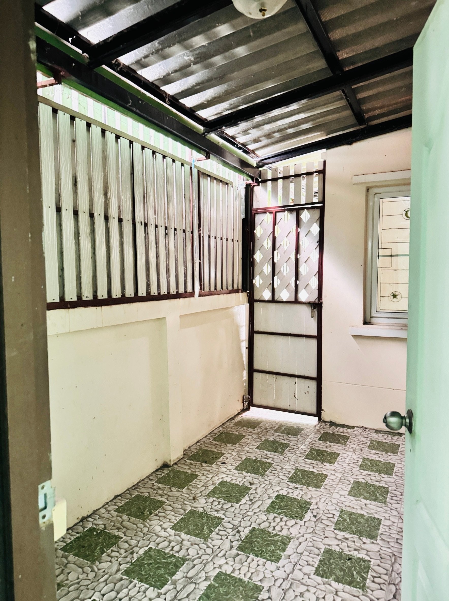 ประกาศฟรี! ซื้อ-ขาย-เช่า คอนโด บ้าน ทาวน์โฮม ที่ดิน และพื้นที่เชิงพาณิชย์ทั่วประเทศไทย ทุกทำเล ทุกงบประมาณ ไม่มีค่าใช้จ่าย ลงง่าย ขายไว เข้าถึงผู้ซื้อโดยตรง 5 199201pic4.jpg