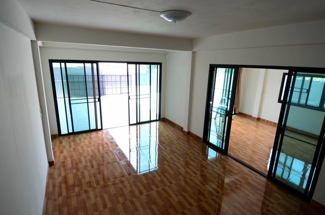 ประกาศฟรี! ซื้อ-ขาย-เช่า คอนโด บ้าน ทาวน์โฮม ที่ดิน และพื้นที่เชิงพาณิชย์ทั่วประเทศไทย ทุกทำเล ทุกงบประมาณ ไม่มีค่าใช้จ่าย ลงง่าย ขายไว เข้าถึงผู้ซื้อโดยตรง 5 432060pic4.jpg