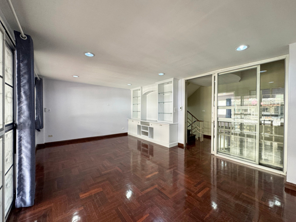 ประกาศฟรี! ซื้อ-ขาย-เช่า คอนโด บ้าน ทาวน์โฮม ที่ดิน และพื้นที่เชิงพาณิชย์ทั่วประเทศไทย ทุกทำเล ทุกงบประมาณ ไม่มีค่าใช้จ่าย ลงง่าย ขายไว เข้าถึงผู้ซื้อโดยตรง 4 223844pic3.jpg