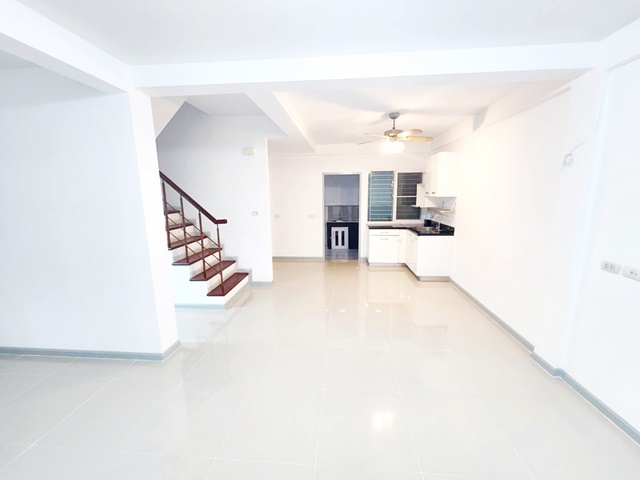 ประกาศฟรี! ซื้อ-ขาย-เช่า คอนโด บ้าน ทาวน์โฮม ที่ดิน และพื้นที่เชิงพาณิชย์ทั่วประเทศไทย ทุกทำเล ทุกงบประมาณ ไม่มีค่าใช้จ่าย ลงง่าย ขายไว เข้าถึงผู้ซื้อโดยตรง 3 302962pic2.jpg