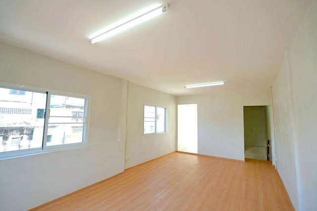 ประกาศฟรี! ซื้อ-ขาย-เช่า คอนโด บ้าน ทาวน์โฮม ที่ดิน และพื้นที่เชิงพาณิชย์ทั่วประเทศไทย ทุกทำเล ทุกงบประมาณ ไม่มีค่าใช้จ่าย ลงง่าย ขายไว เข้าถึงผู้ซื้อโดยตรง 2 223829pic1.jpg