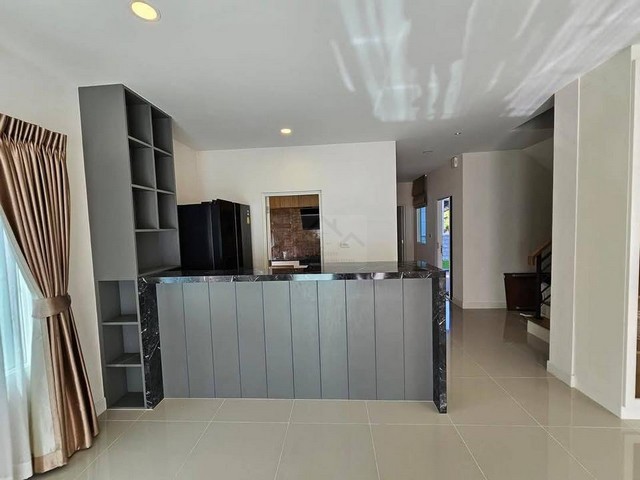 ประกาศฟรี! ซื้อ-ขาย-เช่า คอนโด บ้าน ทาวน์โฮม ที่ดิน และพื้นที่เชิงพาณิชย์ทั่วประเทศไทย ทุกทำเล ทุกงบประมาณ ไม่มีค่าใช้จ่าย ลงง่าย ขายไว เข้าถึงผู้ซื้อโดยตรง 4 501432pic3.jpg