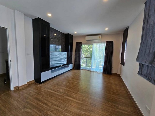 ประกาศฟรี! ซื้อ-ขาย-เช่า คอนโด บ้าน ทาวน์โฮม ที่ดิน และพื้นที่เชิงพาณิชย์ทั่วประเทศไทย ทุกทำเล ทุกงบประมาณ ไม่มีค่าใช้จ่าย ลงง่าย ขายไว เข้าถึงผู้ซื้อโดยตรง 5 501432pic4.jpg