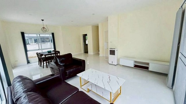 ประกาศฟรี! ซื้อ-ขาย-เช่า คอนโด บ้าน ทาวน์โฮม ที่ดิน และพื้นที่เชิงพาณิชย์ทั่วประเทศไทย ทุกทำเล ทุกงบประมาณ ไม่มีค่าใช้จ่าย ลงง่าย ขายไว เข้าถึงผู้ซื้อโดยตรง 4 224116pic3.jpg