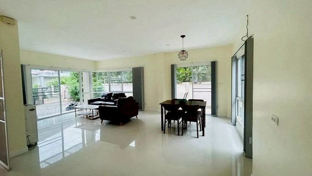 ประกาศฟรี! ซื้อ-ขาย-เช่า คอนโด บ้าน ทาวน์โฮม ที่ดิน และพื้นที่เชิงพาณิชย์ทั่วประเทศไทย ทุกทำเล ทุกงบประมาณ ไม่มีค่าใช้จ่าย ลงง่าย ขายไว เข้าถึงผู้ซื้อโดยตรง 5 224116pic4.jpg