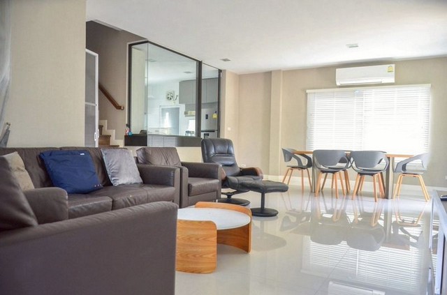 ประกาศฟรี! ซื้อ-ขาย-เช่า คอนโด บ้าน ทาวน์โฮม ที่ดิน และพื้นที่เชิงพาณิชย์ทั่วประเทศไทย ทุกทำเล ทุกงบประมาณ ไม่มีค่าใช้จ่าย ลงง่าย ขายไว เข้าถึงผู้ซื้อโดยตรง 4 224115pic3.jpg