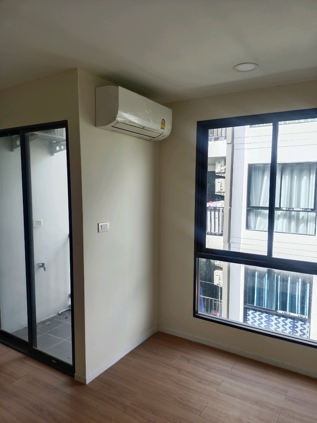 ประกาศฟรี! ซื้อ-ขาย-เช่า คอนโด บ้าน ทาวน์โฮม ที่ดิน และพื้นที่เชิงพาณิชย์ทั่วประเทศไทย ทุกทำเล ทุกงบประมาณ ไม่มีค่าใช้จ่าย ลงง่าย ขายไว เข้าถึงผู้ซื้อโดยตรง 3 199853pic2.jpg