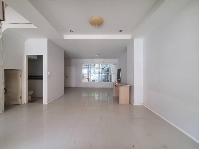 ประกาศฟรี! ซื้อ-ขาย-เช่า คอนโด บ้าน ทาวน์โฮม ที่ดิน และพื้นที่เชิงพาณิชย์ทั่วประเทศไทย ทุกทำเล ทุกงบประมาณ ไม่มีค่าใช้จ่าย ลงง่าย ขายไว เข้าถึงผู้ซื้อโดยตรง 4 195392pic3.jpg