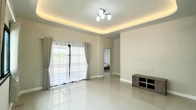 ประกาศฟรี! ซื้อ-ขาย-เช่า คอนโด บ้าน ทาวน์โฮม ที่ดิน และพื้นที่เชิงพาณิชย์ทั่วประเทศไทย ทุกทำเล ทุกงบประมาณ ไม่มีค่าใช้จ่าย ลงง่าย ขายไว เข้าถึงผู้ซื้อโดยตรง 5 224762pic4.jpg