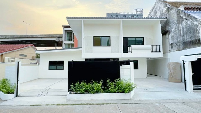 ประกาศฟรี! ซื้อ-ขาย-เช่า คอนโด บ้าน ทาวน์โฮม ที่ดิน และพื้นที่เชิงพาณิชย์ทั่วประเทศไทย ทุกทำเล ทุกงบประมาณ ไม่มีค่าใช้จ่าย ลงง่าย ขายไว เข้าถึงผู้ซื้อโดยตรง 2 224094pic1.jpg