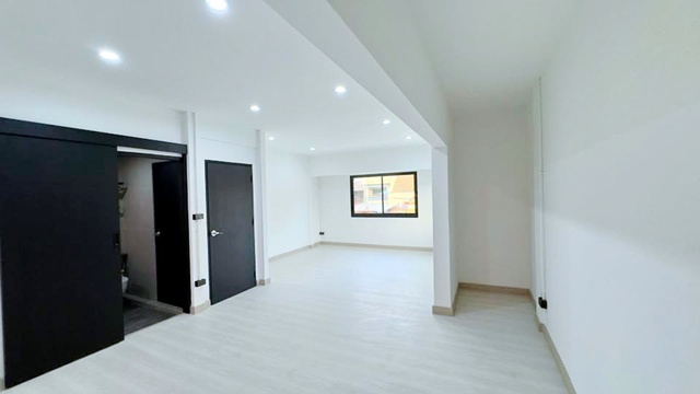 ประกาศฟรี! ซื้อ-ขาย-เช่า คอนโด บ้าน ทาวน์โฮม ที่ดิน และพื้นที่เชิงพาณิชย์ทั่วประเทศไทย ทุกทำเล ทุกงบประมาณ ไม่มีค่าใช้จ่าย ลงง่าย ขายไว เข้าถึงผู้ซื้อโดยตรง 4 224094pic3.jpg