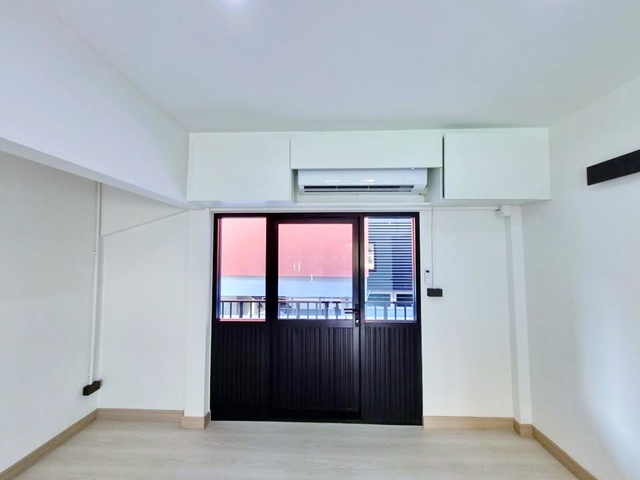 ประกาศฟรี! ซื้อ-ขาย-เช่า คอนโด บ้าน ทาวน์โฮม ที่ดิน และพื้นที่เชิงพาณิชย์ทั่วประเทศไทย ทุกทำเล ทุกงบประมาณ ไม่มีค่าใช้จ่าย ลงง่าย ขายไว เข้าถึงผู้ซื้อโดยตรง 5 224094pic4.jpg