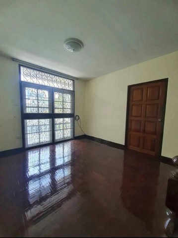 ประกาศฟรี! ซื้อ-ขาย-เช่า คอนโด บ้าน ทาวน์โฮม ที่ดิน และพื้นที่เชิงพาณิชย์ทั่วประเทศไทย ทุกทำเล ทุกงบประมาณ ไม่มีค่าใช้จ่าย ลงง่าย ขายไว เข้าถึงผู้ซื้อโดยตรง 5 501551pic4.jpg