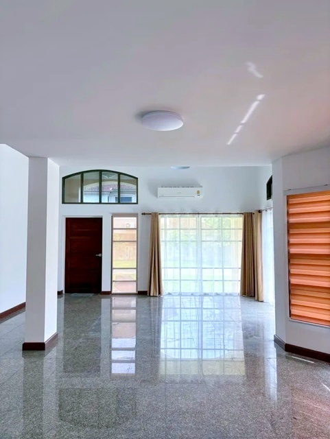 ประกาศฟรี! ซื้อ-ขาย-เช่า คอนโด บ้าน ทาวน์โฮม ที่ดิน และพื้นที่เชิงพาณิชย์ทั่วประเทศไทย ทุกทำเล ทุกงบประมาณ ไม่มีค่าใช้จ่าย ลงง่าย ขายไว เข้าถึงผู้ซื้อโดยตรง 5 303302pic4.jpg