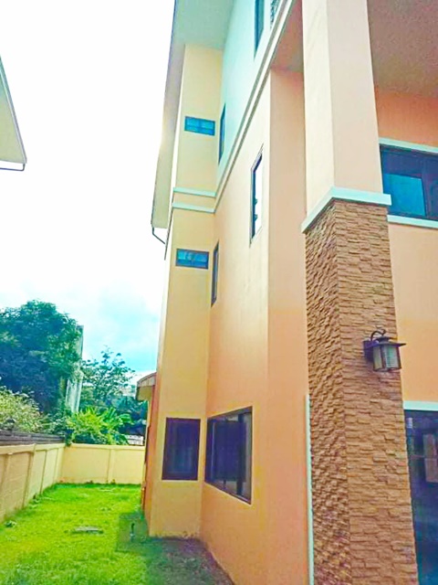 ประกาศฟรี! ซื้อ-ขาย-เช่า คอนโด บ้าน ทาวน์โฮม ที่ดิน และพื้นที่เชิงพาณิชย์ทั่วประเทศไทย ทุกทำเล ทุกงบประมาณ ไม่มีค่าใช้จ่าย ลงง่าย ขายไว เข้าถึงผู้ซื้อโดยตรง 4 303300pic3.jpg