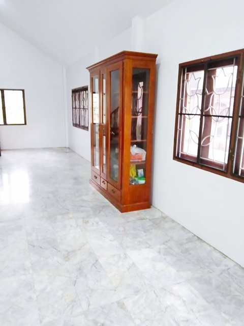 ประกาศฟรี! ซื้อ-ขาย-เช่า คอนโด บ้าน ทาวน์โฮม ที่ดิน และพื้นที่เชิงพาณิชย์ทั่วประเทศไทย ทุกทำเล ทุกงบประมาณ ไม่มีค่าใช้จ่าย ลงง่าย ขายไว เข้าถึงผู้ซื้อโดยตรง 4 303297pic3.jpg