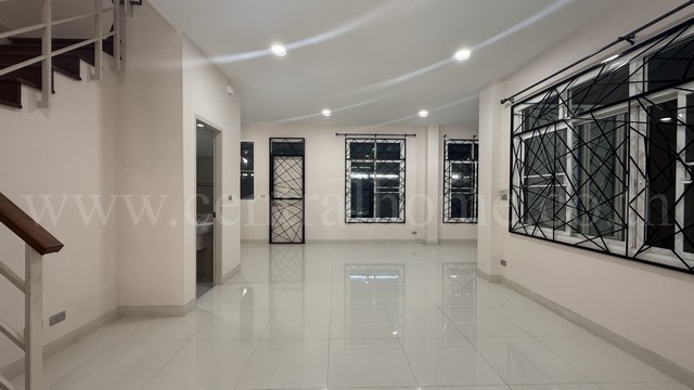 ประกาศฟรี! ซื้อ-ขาย-เช่า คอนโด บ้าน ทาวน์โฮม ที่ดิน และพื้นที่เชิงพาณิชย์ทั่วประเทศไทย ทุกทำเล ทุกงบประมาณ ไม่มีค่าใช้จ่าย ลงง่าย ขายไว เข้าถึงผู้ซื้อโดยตรง 3 290049pic2.jpg