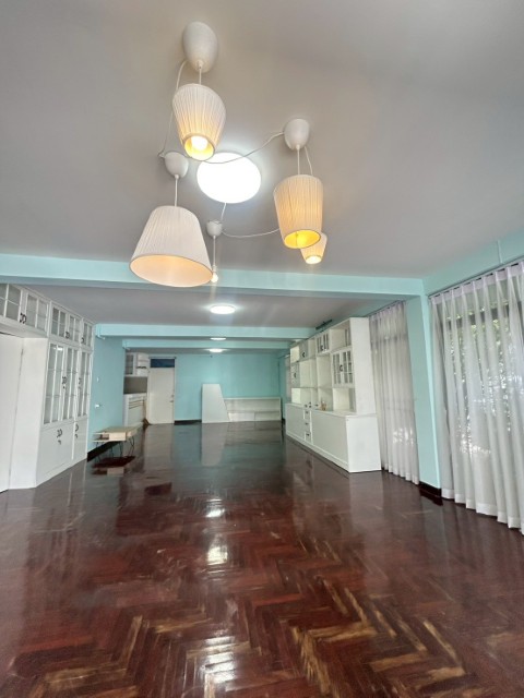 ประกาศฟรี! ซื้อ-ขาย-เช่า คอนโด บ้าน ทาวน์โฮม ที่ดิน และพื้นที่เชิงพาณิชย์ทั่วประเทศไทย ทุกทำเล ทุกงบประมาณ ไม่มีค่าใช้จ่าย ลงง่าย ขายไว เข้าถึงผู้ซื้อโดยตรง 2 294140pic1.jpg