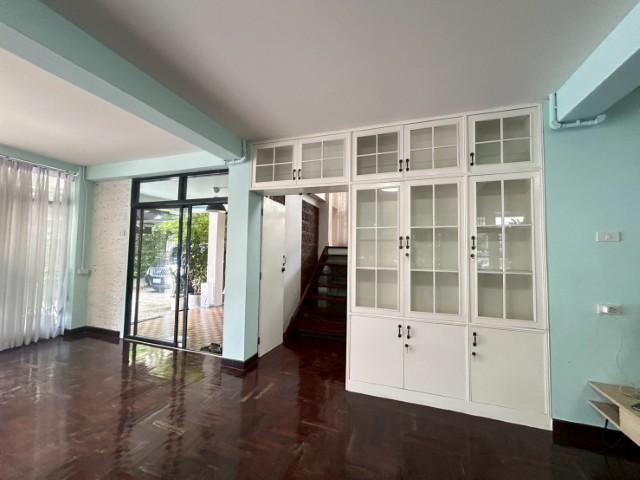 ประกาศฟรี! ซื้อ-ขาย-เช่า คอนโด บ้าน ทาวน์โฮม ที่ดิน และพื้นที่เชิงพาณิชย์ทั่วประเทศไทย ทุกทำเล ทุกงบประมาณ ไม่มีค่าใช้จ่าย ลงง่าย ขายไว เข้าถึงผู้ซื้อโดยตรง 3 294140pic2.jpg