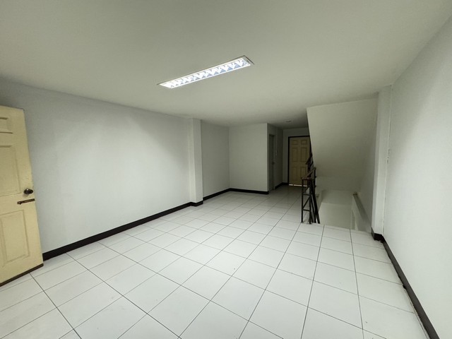 ประกาศฟรี! ซื้อ-ขาย-เช่า คอนโด บ้าน ทาวน์โฮม ที่ดิน และพื้นที่เชิงพาณิชย์ทั่วประเทศไทย ทุกทำเล ทุกงบประมาณ ไม่มีค่าใช้จ่าย ลงง่าย ขายไว เข้าถึงผู้ซื้อโดยตรง 5 304024pic4.jpg