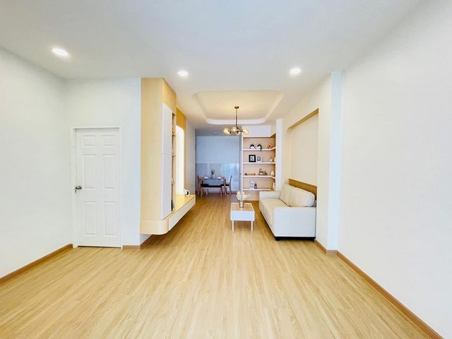 ประกาศฟรี! ซื้อ-ขาย-เช่า คอนโด บ้าน ทาวน์โฮม ที่ดิน และพื้นที่เชิงพาณิชย์ทั่วประเทศไทย ทุกทำเล ทุกงบประมาณ ไม่มีค่าใช้จ่าย ลงง่าย ขายไว เข้าถึงผู้ซื้อโดยตรง 3 288878pic2.jpg