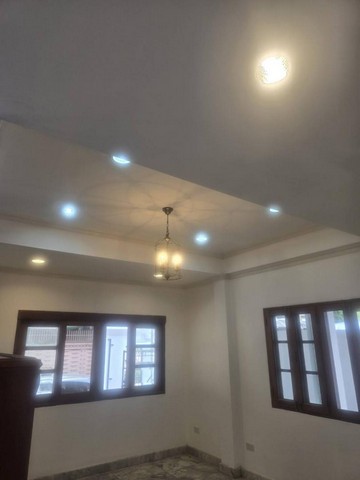 ประกาศฟรี! ซื้อ-ขาย-เช่า คอนโด บ้าน ทาวน์โฮม ที่ดิน และพื้นที่เชิงพาณิชย์ทั่วประเทศไทย ทุกทำเล ทุกงบประมาณ ไม่มีค่าใช้จ่าย ลงง่าย ขายไว เข้าถึงผู้ซื้อโดยตรง 5 501981pic4.jpg