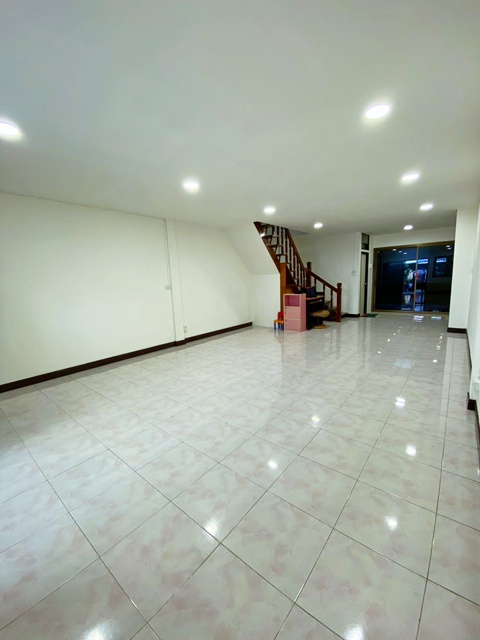 ประกาศฟรี! ซื้อ-ขาย-เช่า คอนโด บ้าน ทาวน์โฮม ที่ดิน และพื้นที่เชิงพาณิชย์ทั่วประเทศไทย ทุกทำเล ทุกงบประมาณ ไม่มีค่าใช้จ่าย ลงง่าย ขายไว เข้าถึงผู้ซื้อโดยตรง 3 226240pic2.jpg