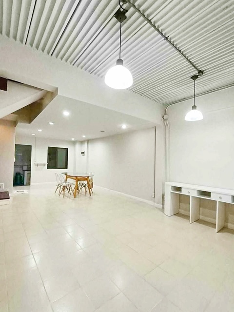 ประกาศฟรี! ซื้อ-ขาย-เช่า คอนโด บ้าน ทาวน์โฮม ที่ดิน และพื้นที่เชิงพาณิชย์ทั่วประเทศไทย ทุกทำเล ทุกงบประมาณ ไม่มีค่าใช้จ่าย ลงง่าย ขายไว เข้าถึงผู้ซื้อโดยตรง 3 226224pic2.jpg