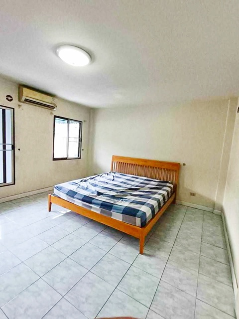 ประกาศฟรี! ซื้อ-ขาย-เช่า คอนโด บ้าน ทาวน์โฮม ที่ดิน และพื้นที่เชิงพาณิชย์ทั่วประเทศไทย ทุกทำเล ทุกงบประมาณ ไม่มีค่าใช้จ่าย ลงง่าย ขายไว เข้าถึงผู้ซื้อโดยตรง 5 226223pic4.jpg