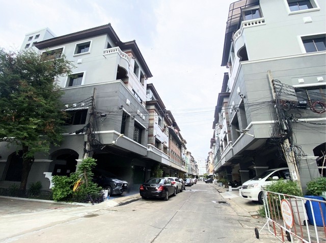 ประกาศฟรี! ซื้อ-ขาย-เช่า คอนโด บ้าน ทาวน์โฮม ที่ดิน และพื้นที่เชิงพาณิชย์ทั่วประเทศไทย ทุกทำเล ทุกงบประมาณ ไม่มีค่าใช้จ่าย ลงง่าย ขายไว เข้าถึงผู้ซื้อโดยตรง 3 304229pic2.jpg