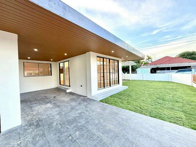 ประกาศฟรี! ซื้อ-ขาย-เช่า คอนโด บ้าน ทาวน์โฮม ที่ดิน และพื้นที่เชิงพาณิชย์ทั่วประเทศไทย ทุกทำเล ทุกงบประมาณ ไม่มีค่าใช้จ่าย ลงง่าย ขายไว เข้าถึงผู้ซื้อโดยตรง 3 226283pic2.jpg