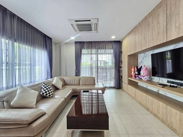 ประกาศฟรี! ซื้อ-ขาย-เช่า คอนโด บ้าน ทาวน์โฮม ที่ดิน และพื้นที่เชิงพาณิชย์ทั่วประเทศไทย ทุกทำเล ทุกงบประมาณ ไม่มีค่าใช้จ่าย ลงง่าย ขายไว เข้าถึงผู้ซื้อโดยตรง 3 288970pic2.jpg