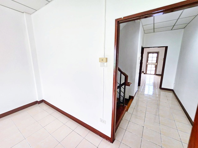 ประกาศฟรี! ซื้อ-ขาย-เช่า คอนโด บ้าน ทาวน์โฮม ที่ดิน และพื้นที่เชิงพาณิชย์ทั่วประเทศไทย ทุกทำเล ทุกงบประมาณ ไม่มีค่าใช้จ่าย ลงง่าย ขายไว เข้าถึงผู้ซื้อโดยตรง 3 227125pic2.jpg