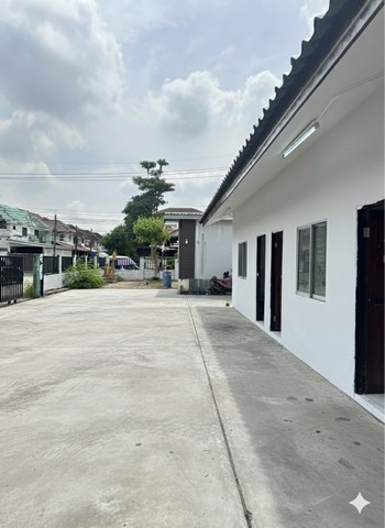 ประกาศฟรี! ซื้อ-ขาย-เช่า คอนโด บ้าน ทาวน์โฮม ที่ดิน และพื้นที่เชิงพาณิชย์ทั่วประเทศไทย ทุกทำเล ทุกงบประมาณ ไม่มีค่าใช้จ่าย ลงง่าย ขายไว เข้าถึงผู้ซื้อโดยตรง 4 503129pic3.jpg