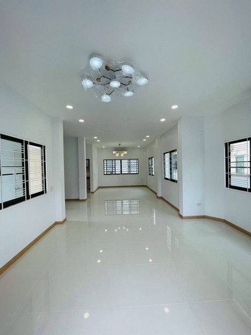 ประกาศฟรี! ซื้อ-ขาย-เช่า คอนโด บ้าน ทาวน์โฮม ที่ดิน และพื้นที่เชิงพาณิชย์ทั่วประเทศไทย ทุกทำเล ทุกงบประมาณ ไม่มีค่าใช้จ่าย ลงง่าย ขายไว เข้าถึงผู้ซื้อโดยตรง 3 229825pic2.jpg