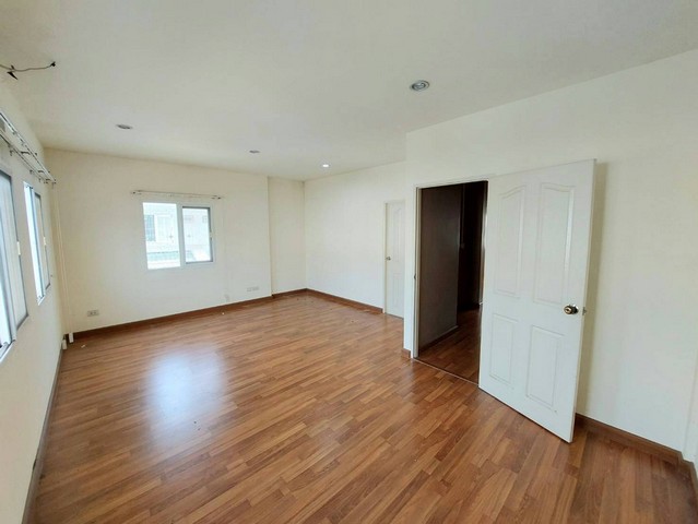 ประกาศฟรี! ซื้อ-ขาย-เช่า คอนโด บ้าน ทาวน์โฮม ที่ดิน และพื้นที่เชิงพาณิชย์ทั่วประเทศไทย ทุกทำเล ทุกงบประมาณ ไม่มีค่าใช้จ่าย ลงง่าย ขายไว เข้าถึงผู้ซื้อโดยตรง 4 291165pic3.jpg