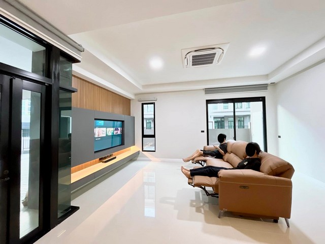 ประกาศฟรี! ซื้อ-ขาย-เช่า คอนโด บ้าน ทาวน์โฮม ที่ดิน และพื้นที่เชิงพาณิชย์ทั่วประเทศไทย ทุกทำเล ทุกงบประมาณ ไม่มีค่าใช้จ่าย ลงง่าย ขายไว เข้าถึงผู้ซื้อโดยตรง 3 305674pic2.jpg