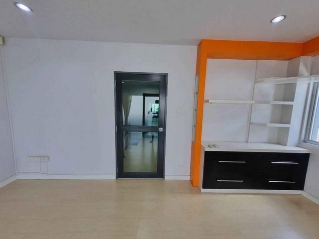 ประกาศฟรี! ซื้อ-ขาย-เช่า คอนโด บ้าน ทาวน์โฮม ที่ดิน และพื้นที่เชิงพาณิชย์ทั่วประเทศไทย ทุกทำเล ทุกงบประมาณ ไม่มีค่าใช้จ่าย ลงง่าย ขายไว เข้าถึงผู้ซื้อโดยตรง 5 503351pic4.jpg